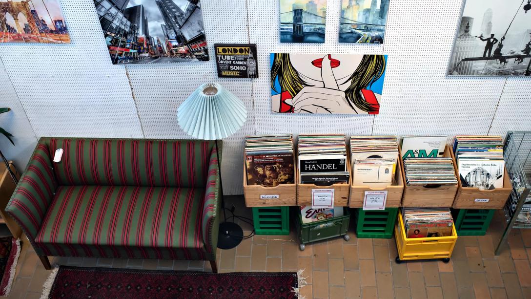 Efter rekordår udvider Kræftens Bekæmpelse Genbrug med flere butikker og nye medarbejdere