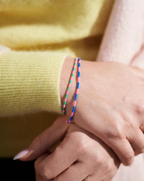 Årets Støt Brysterne armbånd