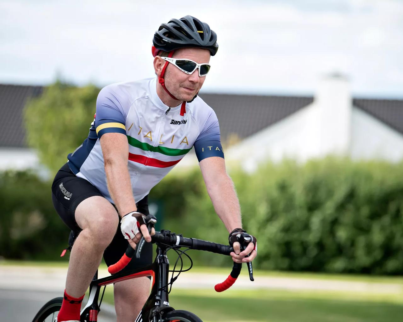 Lars Emil cyklende