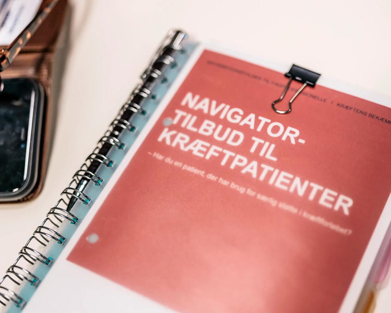 hæfte med information