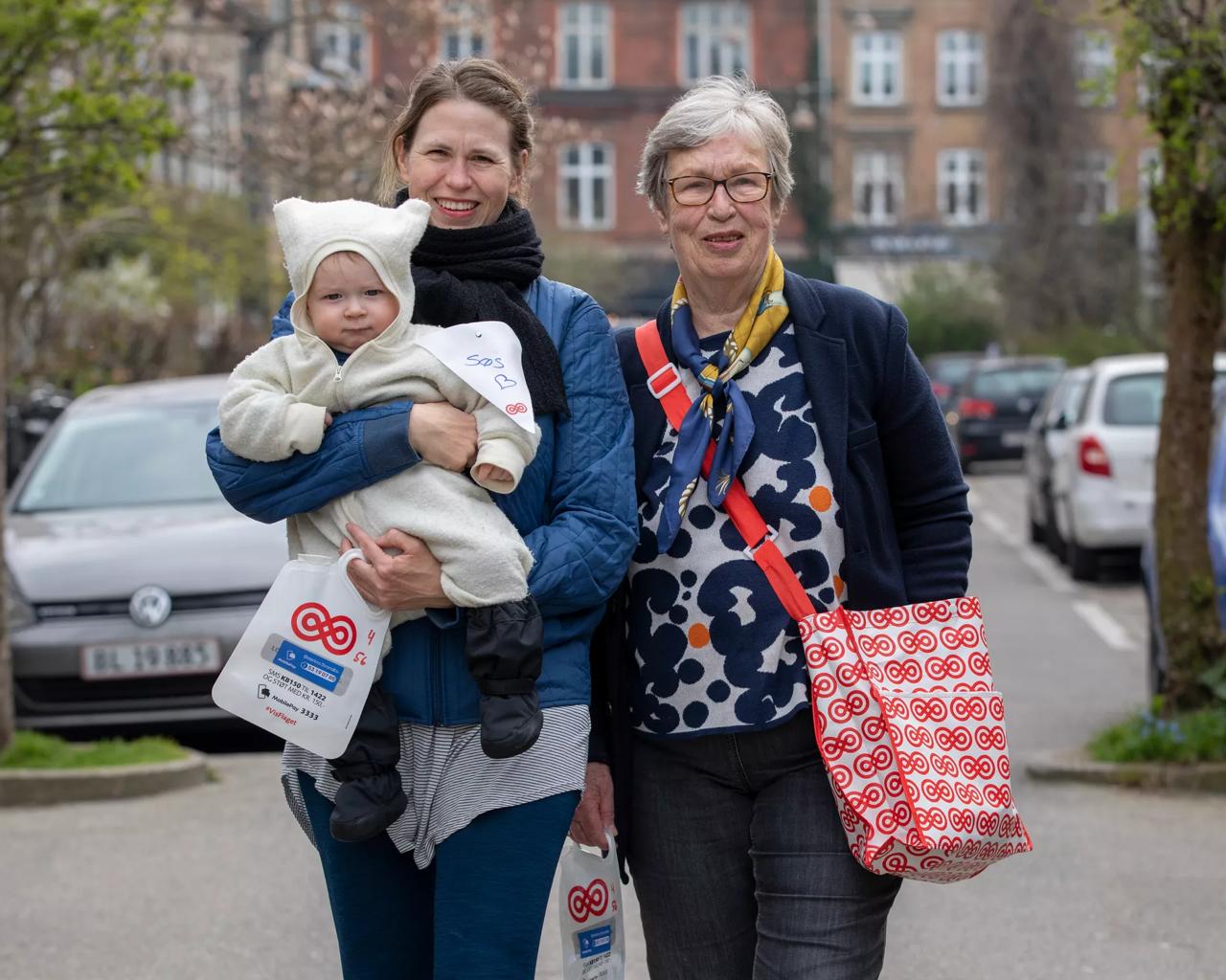 Familie er ude og samle ind til landsindsamling