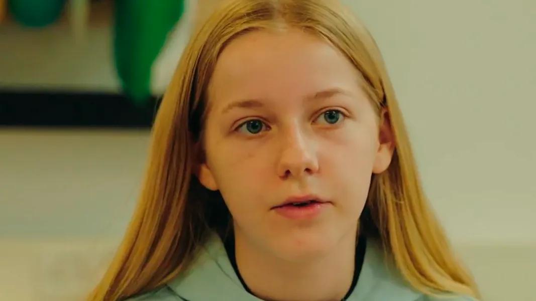 Vibe, som går på Lynge Skole, har haft kræft inde på livet, da hendes mor blev syg. Hun er glad for at kunne være med til at samle ind til Knæk Cancer.