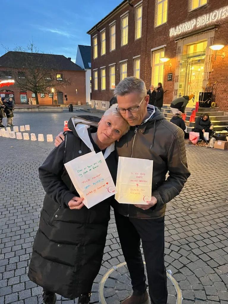 mand og kvinde med lysposer