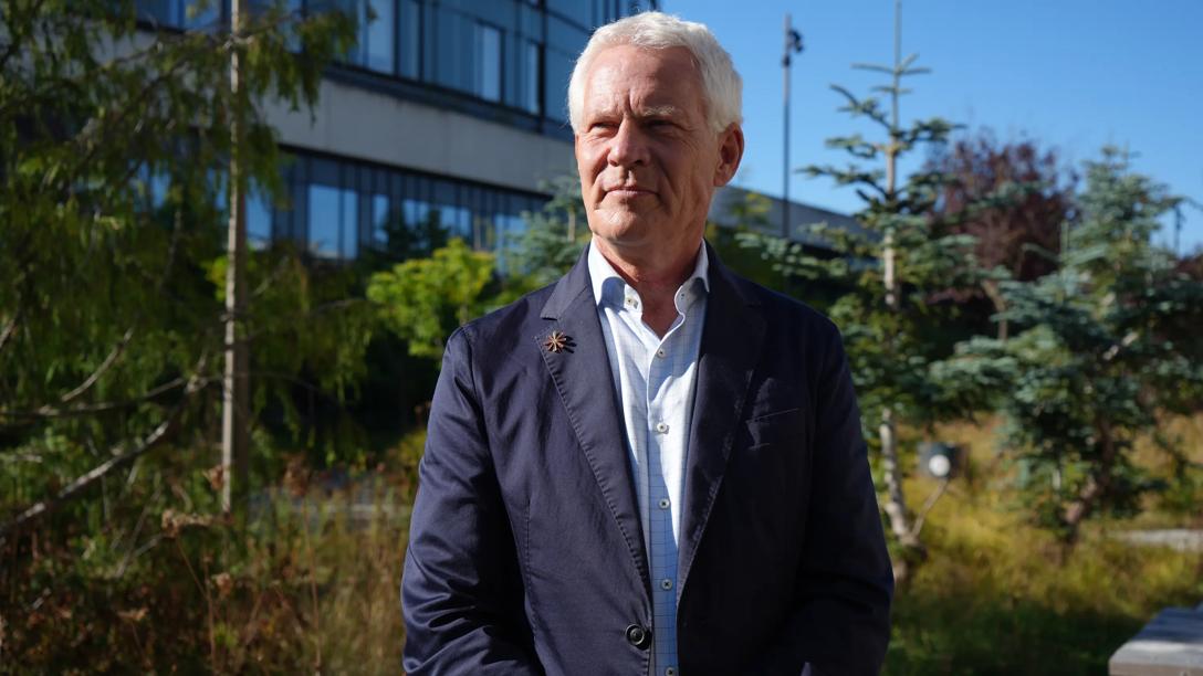 - Det er dybt bekymrende, at socialt udsatte mænd har så meget dårligere prognoser, når det gælder kræft. Det er afgørende, at der bliver handlet målrettet, mener Jesper Fisker, adm. direktør i Kræftens Bekæmpelse.