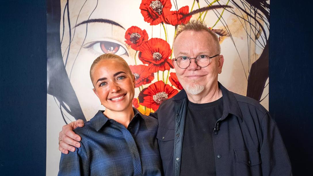 Kunstner Ole Aakjær og influenceren Mie Isaksen er gået sammen om at skabe et meget ambitiøst indsamlingsresultat med en støtteplakat til fordel for børn og unge ramt af kræft.