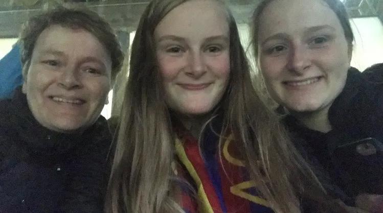 mor og to døtre