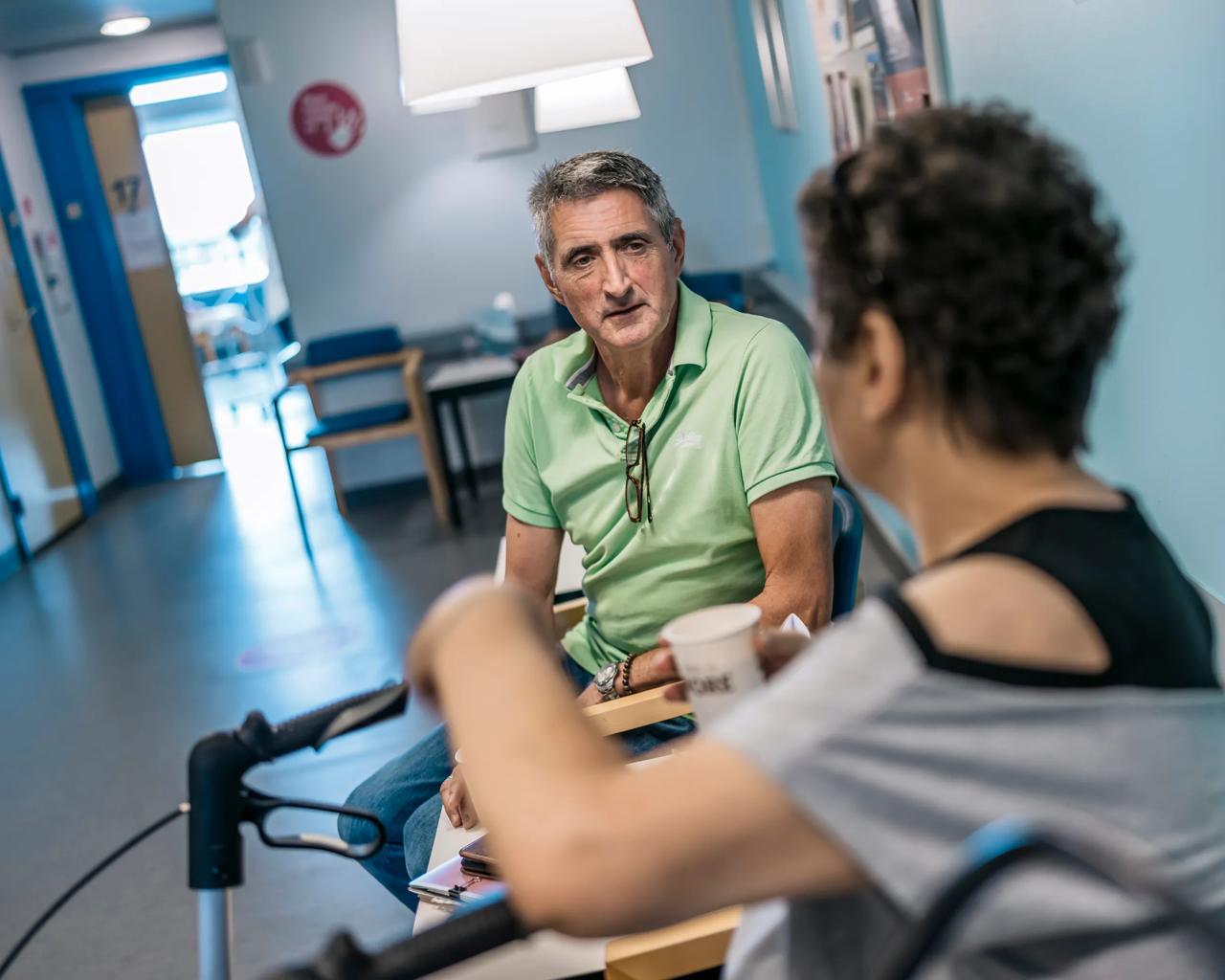 mand og kvindelig patient på hospital