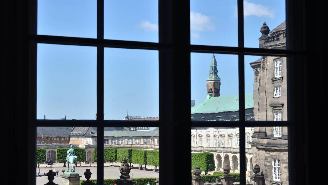 Udkig fra Christiansborg til ridebanen