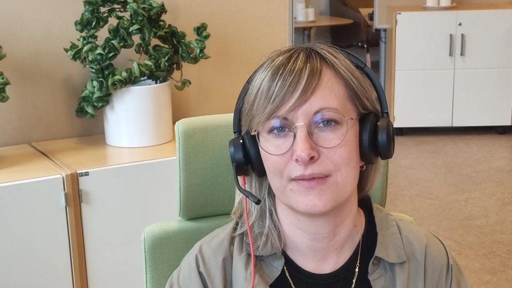 Laura Rosenvinge Kjersgaard er rådgiver på Kræftlinjen