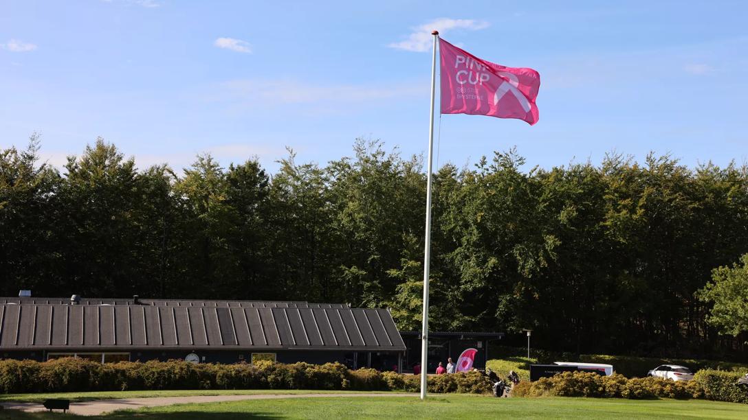 Flaguge for Pink Cup-turneringen 2024