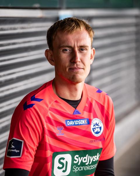 Sønderjyskes målmand, Marcus Bundgaard, har valgt FOR MIN KÆRESTE på spillertrøjen 12. april (Foto: Patrick Echers, Sønderjyske Fodbold)